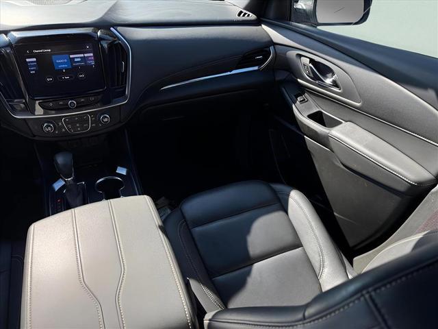 Photo of 2023 Silver Sage Chevrolet Traverse
