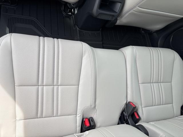 Photo of 2026 Platinum White Pearl Honda HR-V