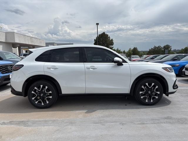 Photo of 2026 Platinum White Pearl Honda HR-V