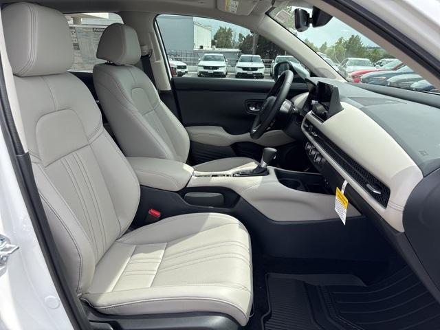 Photo of 2026 Platinum White Pearl Honda HR-V