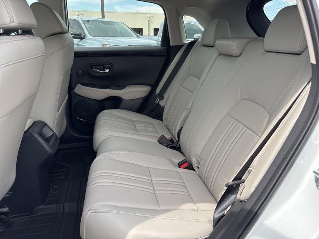 Photo of 2026 Platinum White Pearl Honda HR-V