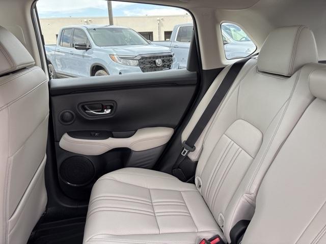 Photo of 2026 Platinum White Pearl Honda HR-V