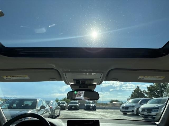 Photo of 2025 Platinum White Pearl Honda Accord