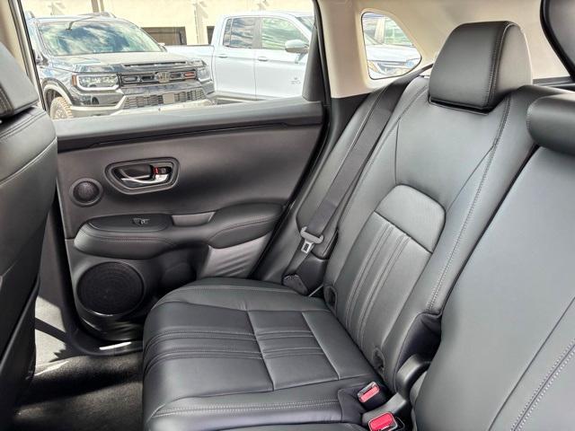 Photo of 2026 Platinum White Pearl Honda HR-V