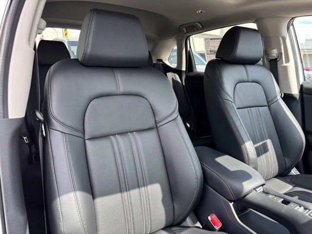 Photo of 2026 Platinum White Pearl Honda HR-V