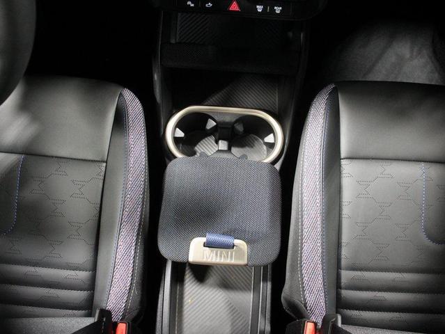 Photo of 2025 Melting Silver III Metallic MINI Countryman