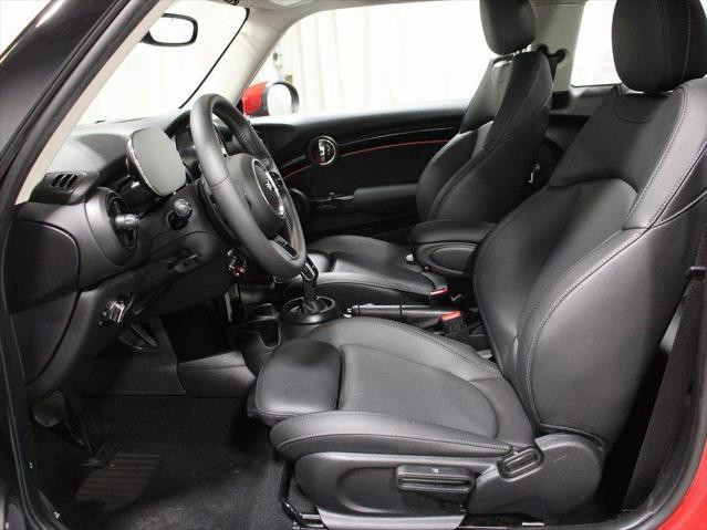 Photo of 2023 Chili Red MINI Hardtop