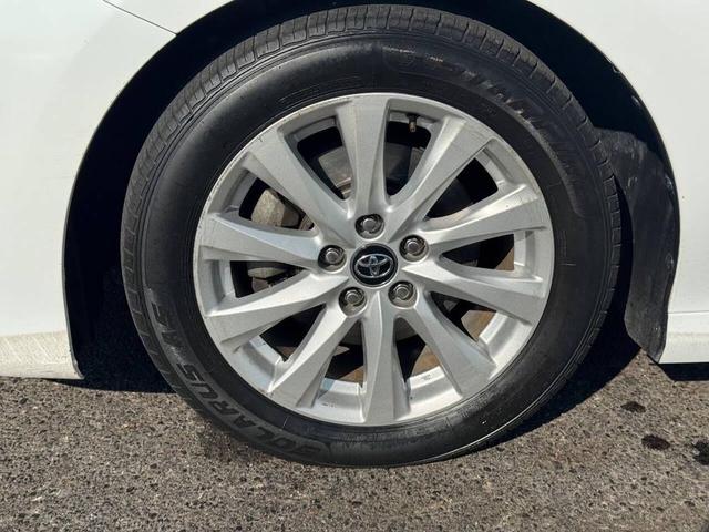 Photo of 2020 Super White Toyota Camry