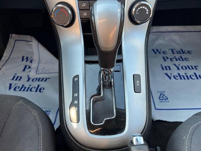 Photo of 2014 Champagne Silver Metallic Chevrolet Cruze