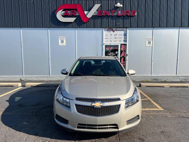 Photo of 2014 Champagne Silver Metallic Chevrolet Cruze