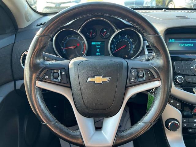 Photo of 2014 Champagne Silver Metallic Chevrolet Cruze