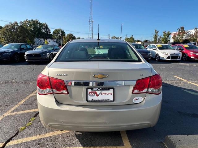 Photo of 2014 Champagne Silver Metallic Chevrolet Cruze