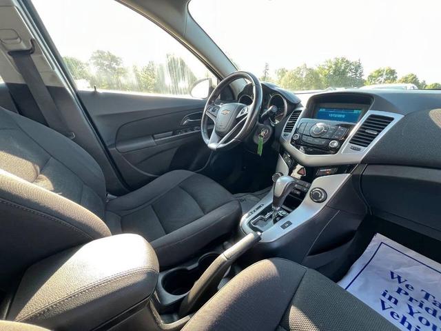 Photo of 2014 Champagne Silver Metallic Chevrolet Cruze
