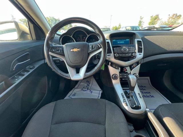 Photo of 2014 Champagne Silver Metallic Chevrolet Cruze