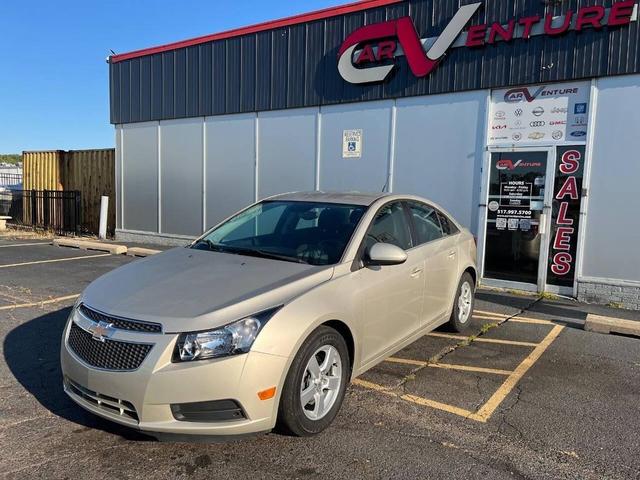 Photo of 2014 Champagne Silver Metallic Chevrolet Cruze
