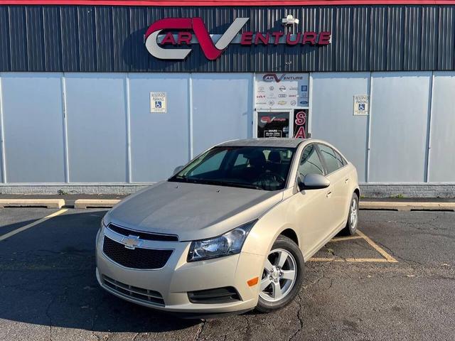 Photo of 2014 Champagne Silver Metallic Chevrolet Cruze