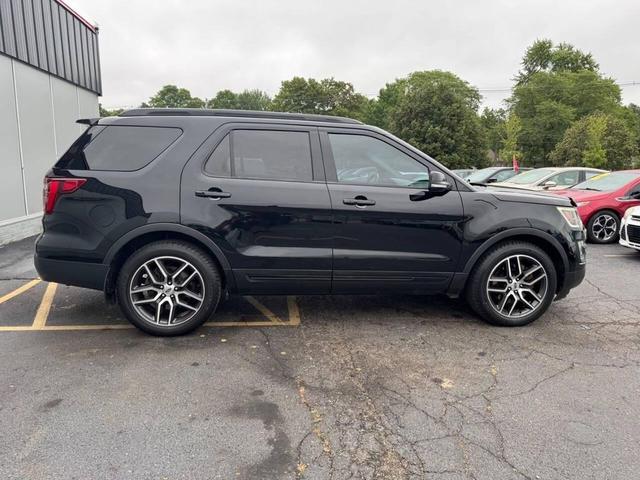 Photo of 2017 Shadow Black Ford Explorer