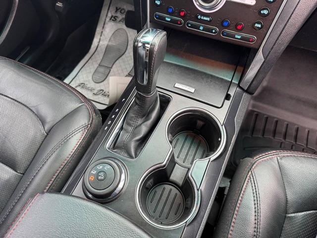 Photo of 2017 Shadow Black Ford Explorer