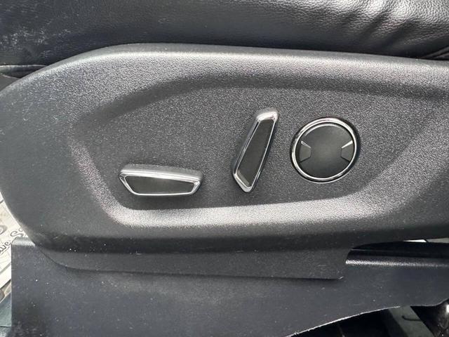Photo of 2017 Shadow Black Ford Explorer