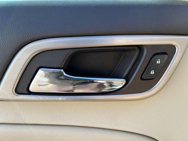 Photo of 2015 White Diamond Tricoat GMC Yukon