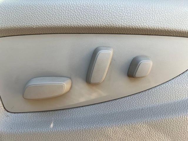 Photo of 2015 White Diamond Tricoat GMC Yukon