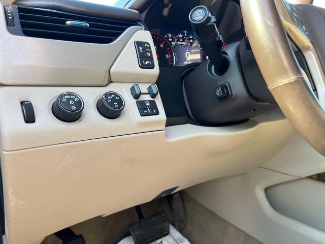 Photo of 2015 White Diamond Tricoat GMC Yukon