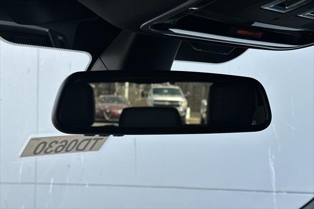 Photo of 2015 White Land Rover Range Rover Sport