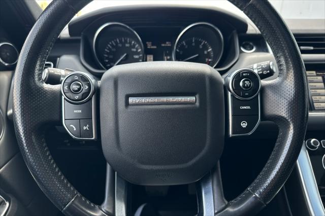 Photo of 2015 White Land Rover Range Rover Sport