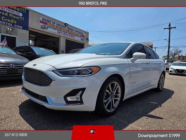 Photo of 2019 White Ford Fusion Hybrid