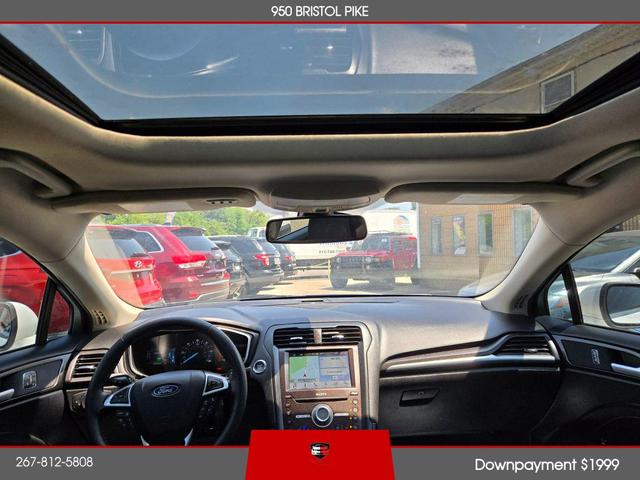 Photo of 2019 White Ford Fusion Hybrid