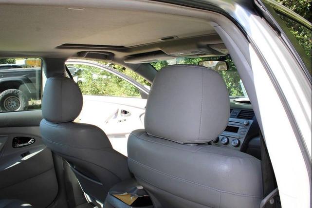 Photo of 2011 Classic Silver Metallic Toyota Camry