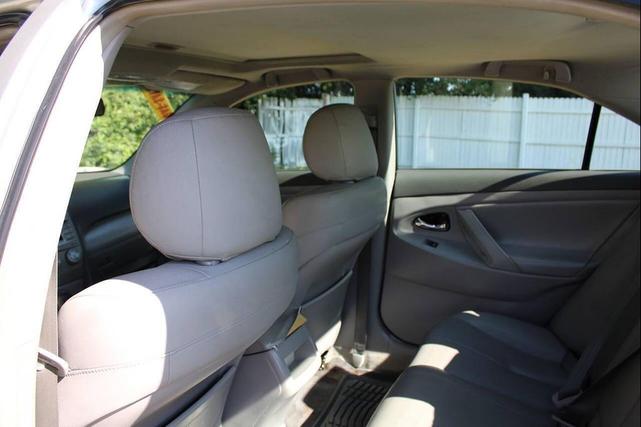 Photo of 2011 Classic Silver Metallic Toyota Camry