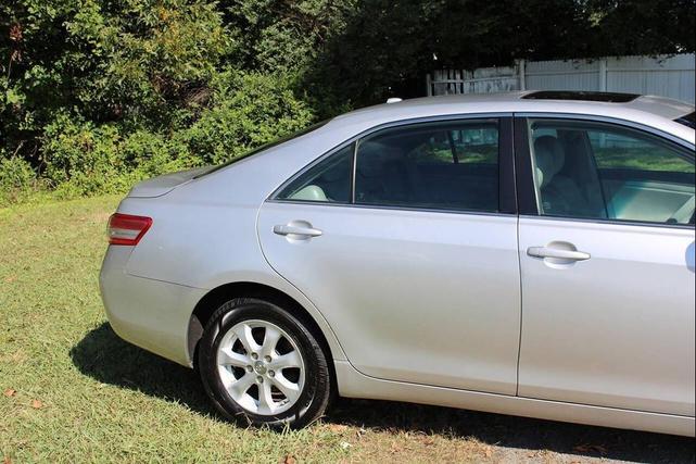 Photo of 2011 Classic Silver Metallic Toyota Camry