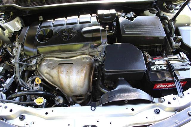 Photo of 2011 Classic Silver Metallic Toyota Camry