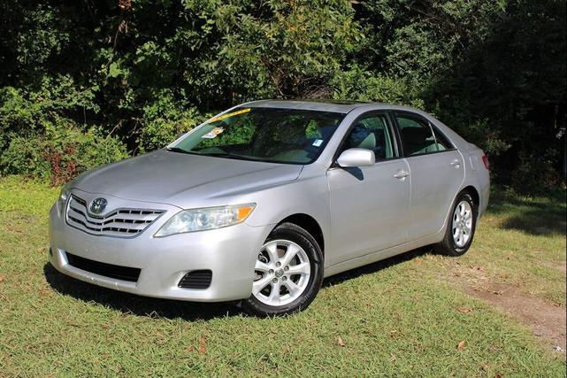 Photo of 2011 Classic Silver Metallic Toyota Camry