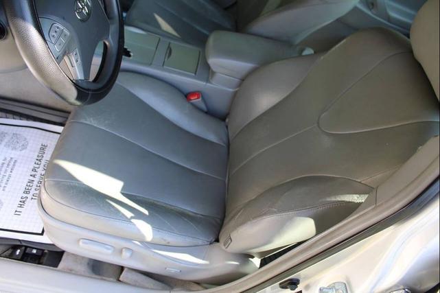 Photo of 2011 Classic Silver Metallic Toyota Camry