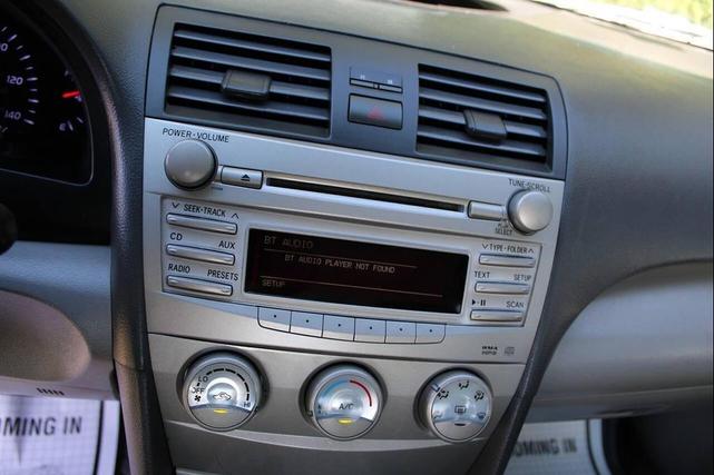 Photo of 2011 Classic Silver Metallic Toyota Camry