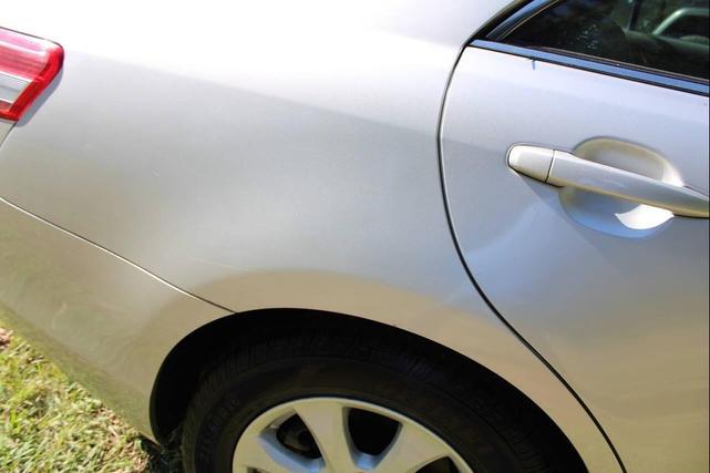 Photo of 2011 Classic Silver Metallic Toyota Camry
