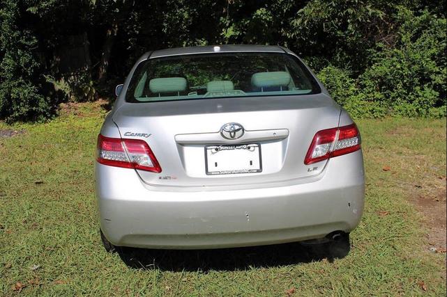 Photo of 2011 Classic Silver Metallic Toyota Camry
