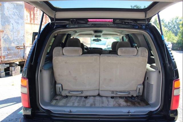 Photo of 2003 Dark Gray Metallic Chevrolet Tahoe