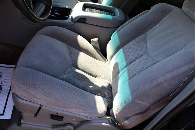Photo of 2003 Dark Gray Metallic Chevrolet Tahoe