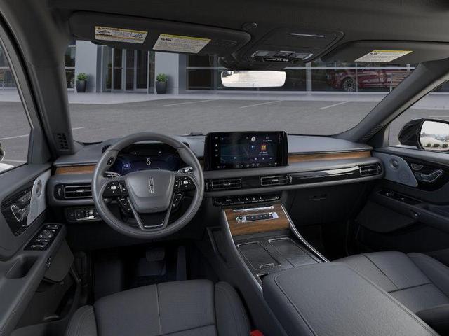 Photo of 2025 Pristine White Metallic Tri-Coat Lincoln Aviator