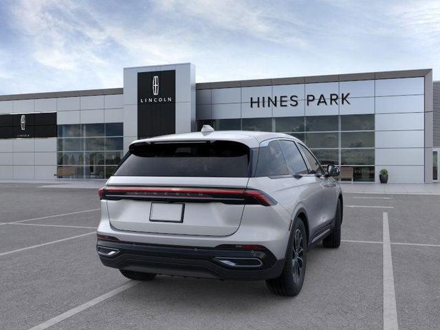 Photo of 2025 Silver Radiance Metallic Clearcoat Lincoln Nautilus