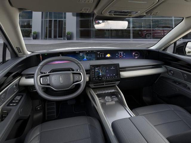 Photo of 2025 Silver Radiance Metallic Clearcoat Lincoln Nautilus