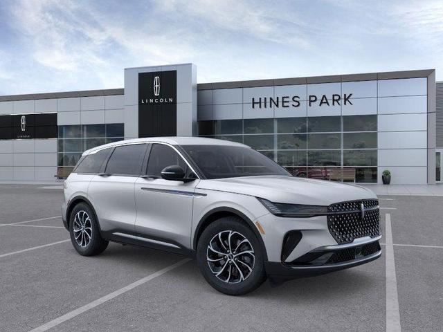 Photo of 2025 Silver Radiance Metallic Clearcoat Lincoln Nautilus