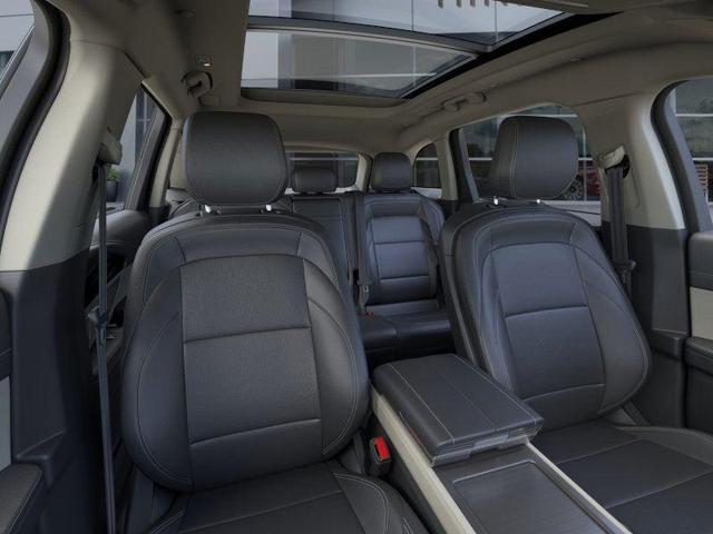Photo of 2025 Silver Radiance Metallic Clearcoat Lincoln Nautilus