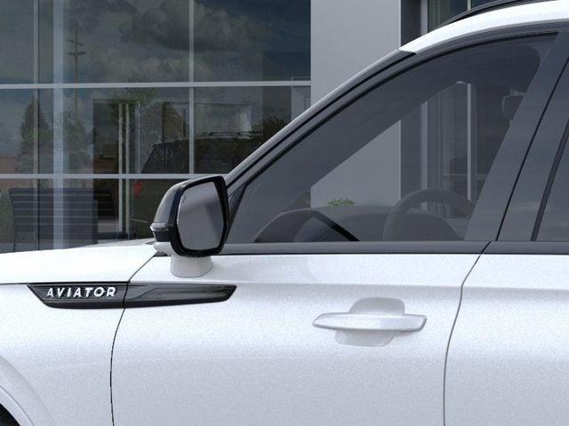 Photo of 2025 Pristine White Metallic Tri-Coat Lincoln Aviator