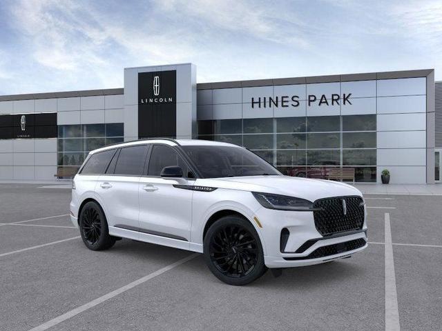 Photo of 2025 Pristine White Metallic Tri-Coat Lincoln Aviator