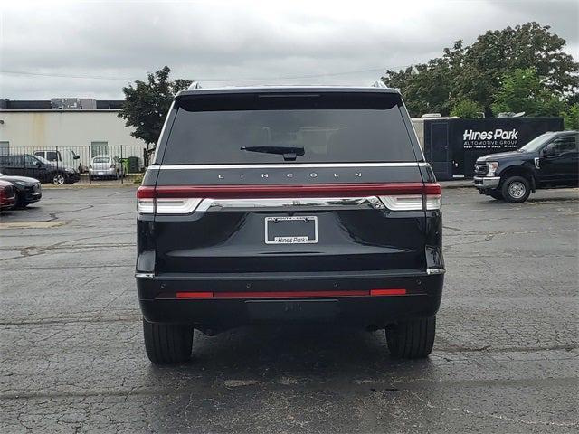Photo of 2024 Infinite Black Metallic Clearcoat Lincoln Navigator