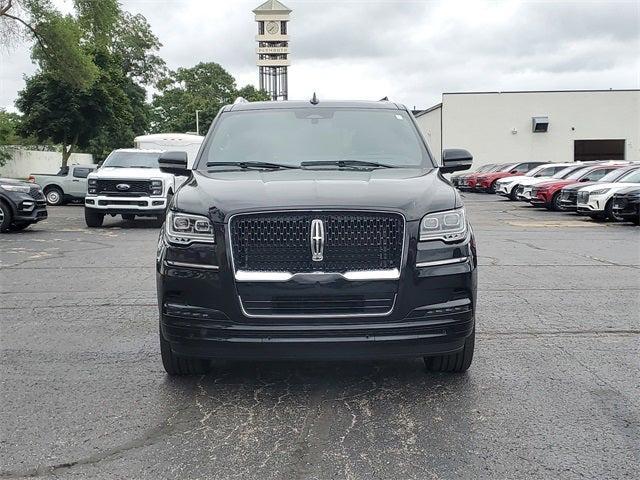 Photo of 2024 Infinite Black Metallic Clearcoat Lincoln Navigator